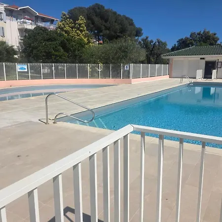 Apartment Air-conditioned With Pool Near The Cove