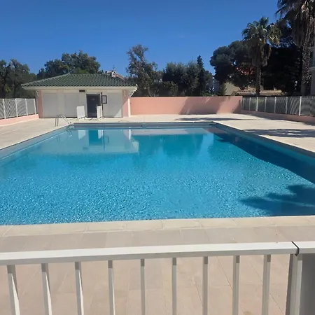 Air-conditioned With Pool Near The Cove *